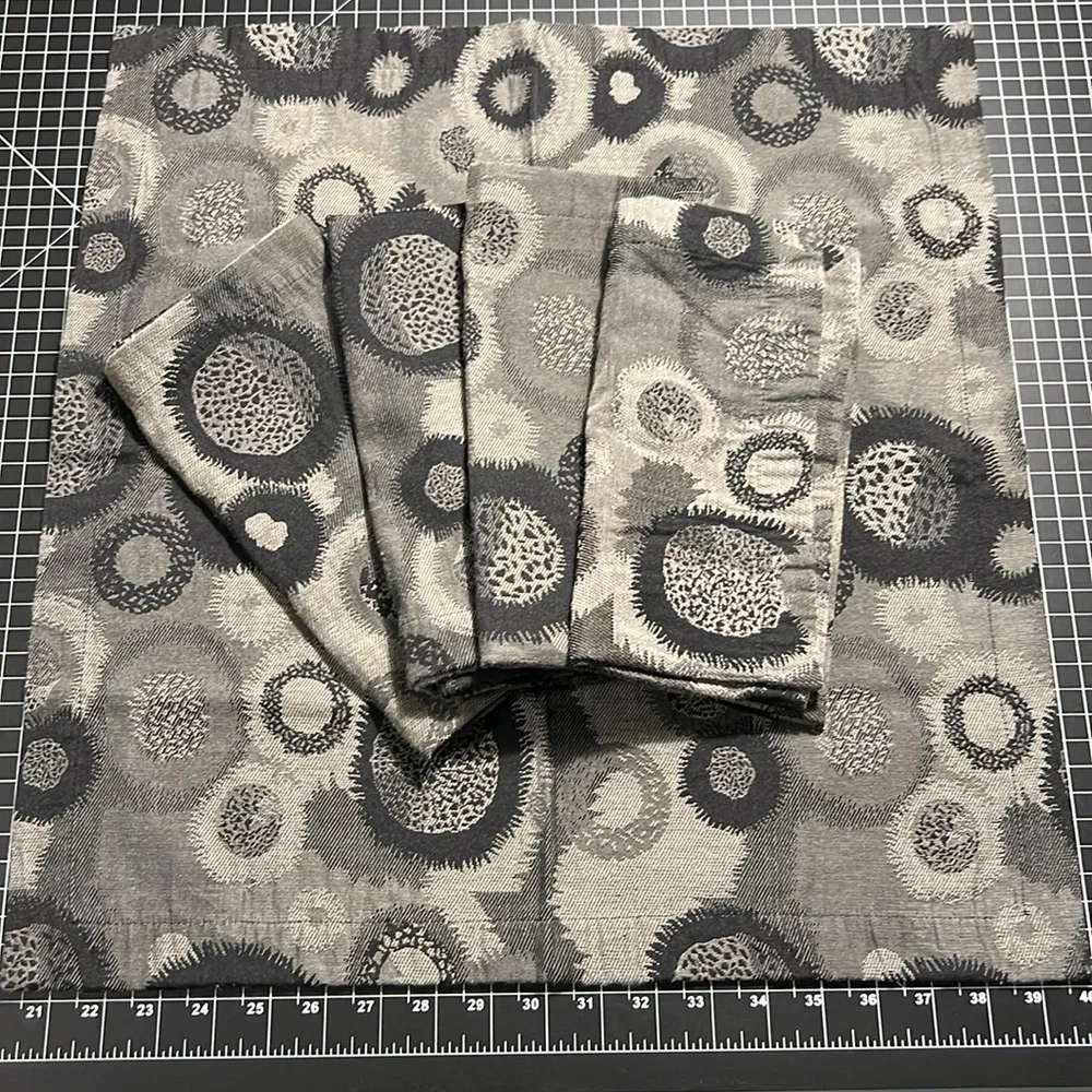 5 New Crate & Barrel Cloth Napkins Onyx Jacquard 20”x20”